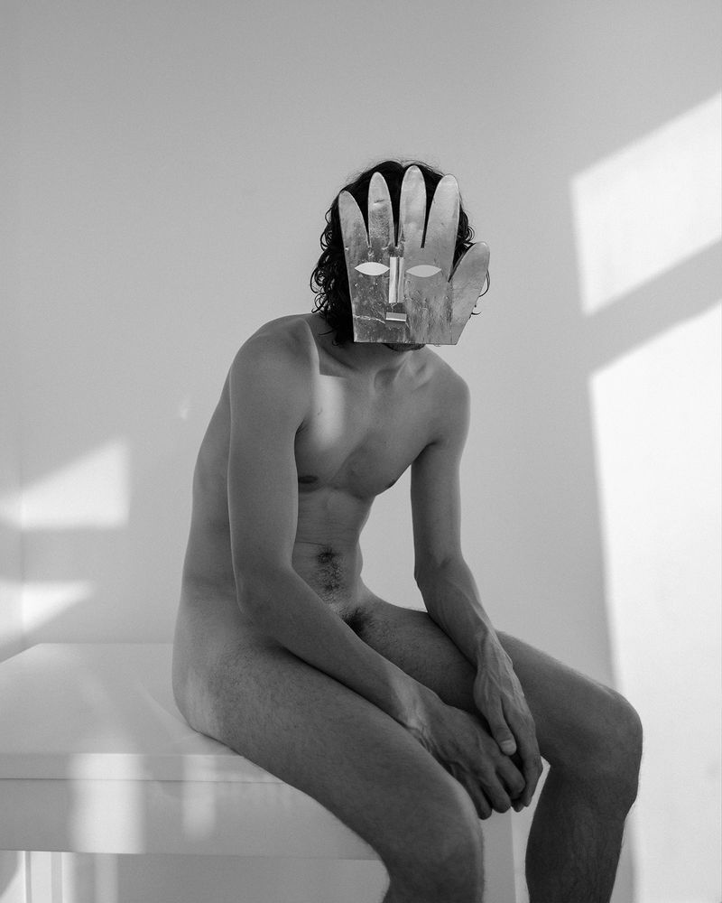 © Nikita Lukyanov - a hand mask / self-portrait