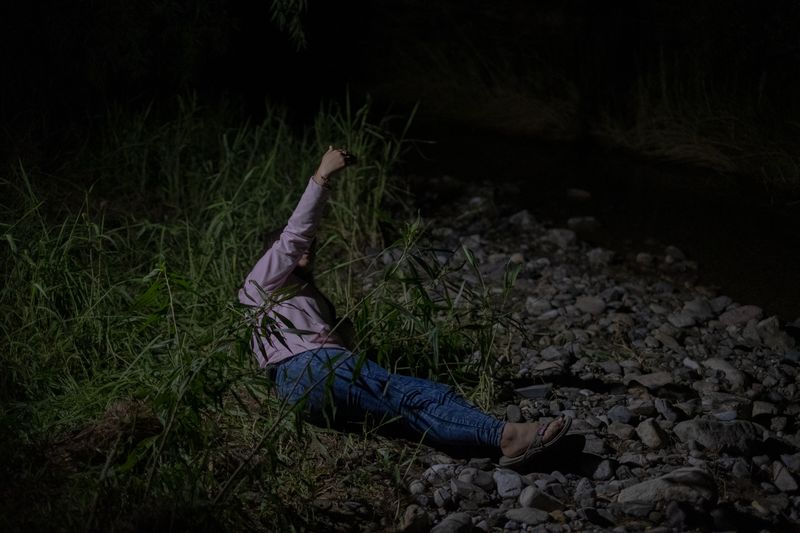 © Frédérique Gélinas - Cecilia at the river.