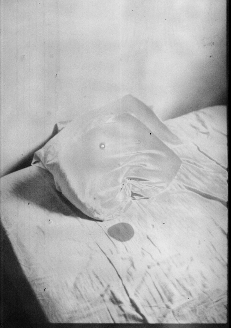 © Yorgos Kapsalakis - Image from the Verrà la morte e avrà i tuoi occhi photography project