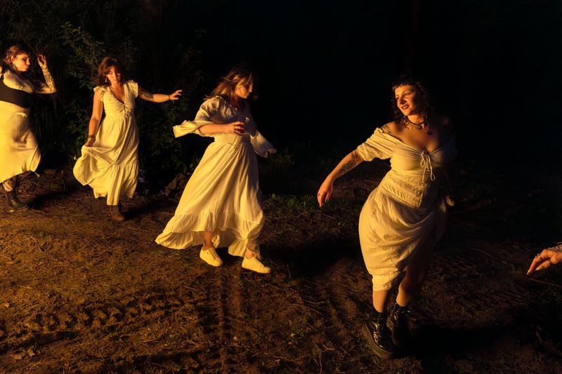 © Elisa Maenhout - Dancing in Devotion, 2024