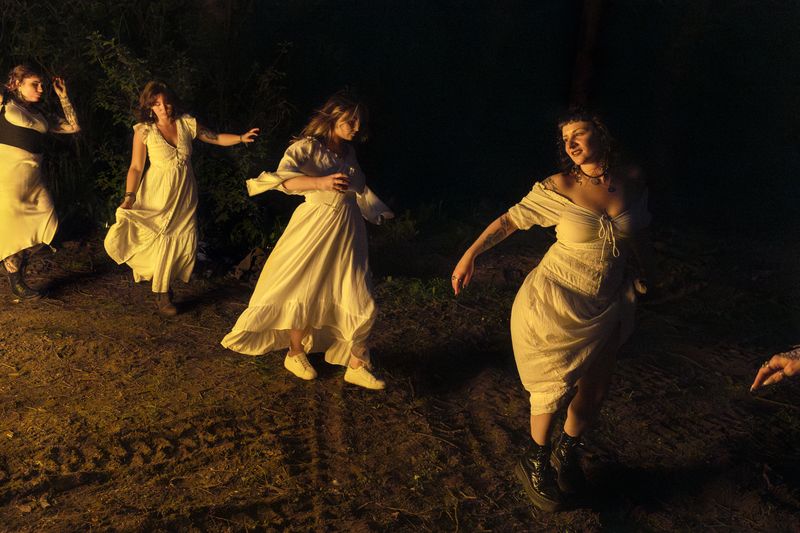 © Elisa Maenhout - Dancing in Devotion, 2024
