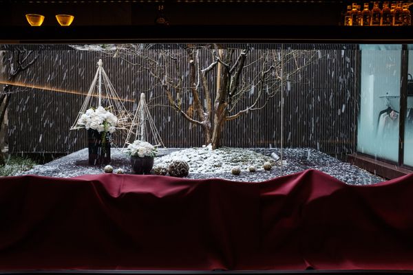© George Nobechi - A Bar on a Winter Morning, Kanazawa