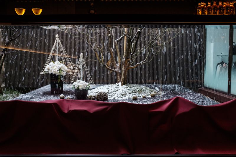 © George Nobechi - A Bar on a Winter Morning, Kanazawa