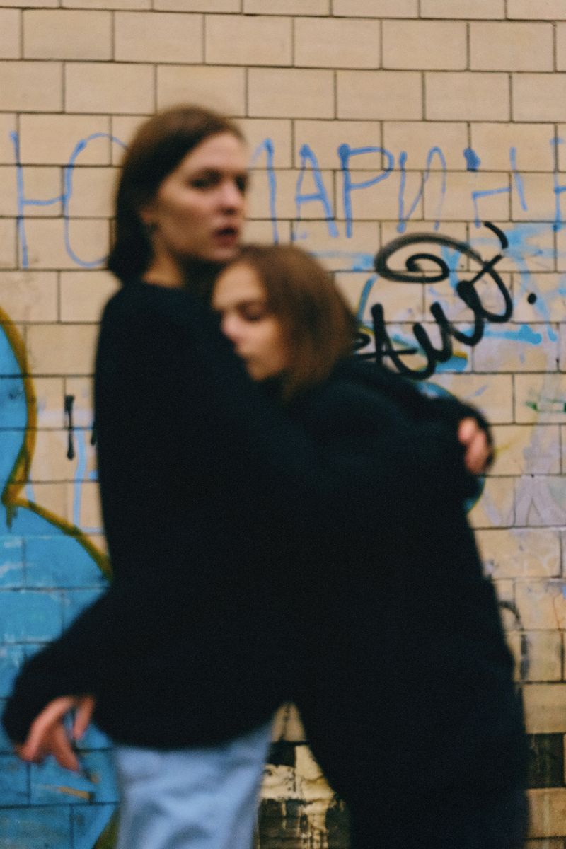 © Marysia Myanovska - Maria and her sister Alexandra, Kyiv Mar 2021