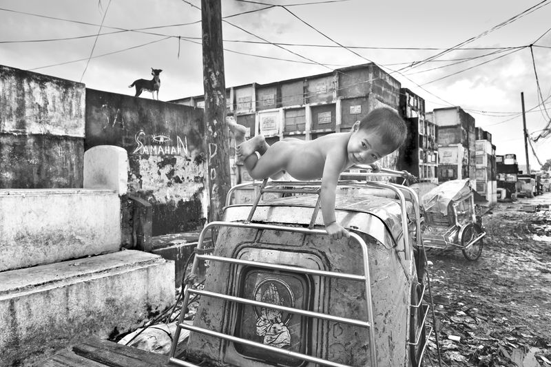 © Larry Louie - Image from the Stolen Childhood photography project