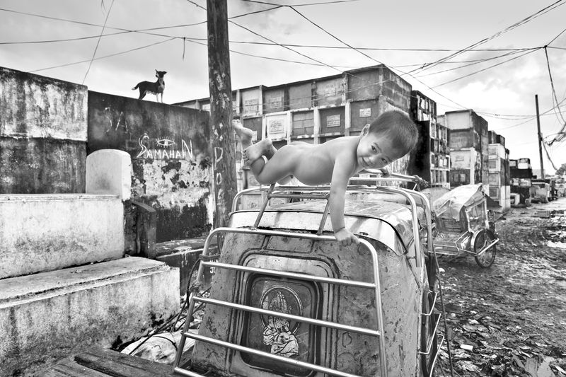 © Larry Louie - Image from the Stolen Childhood photography project