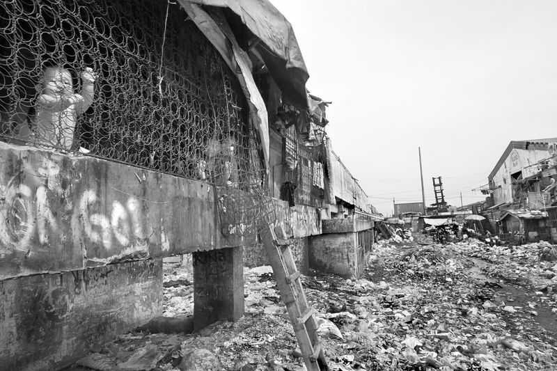 © Larry Louie - Image from the Stolen Childhood photography project