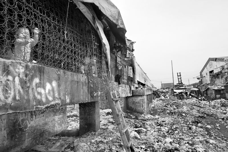 © Larry Louie - Image from the Stolen Childhood photography project