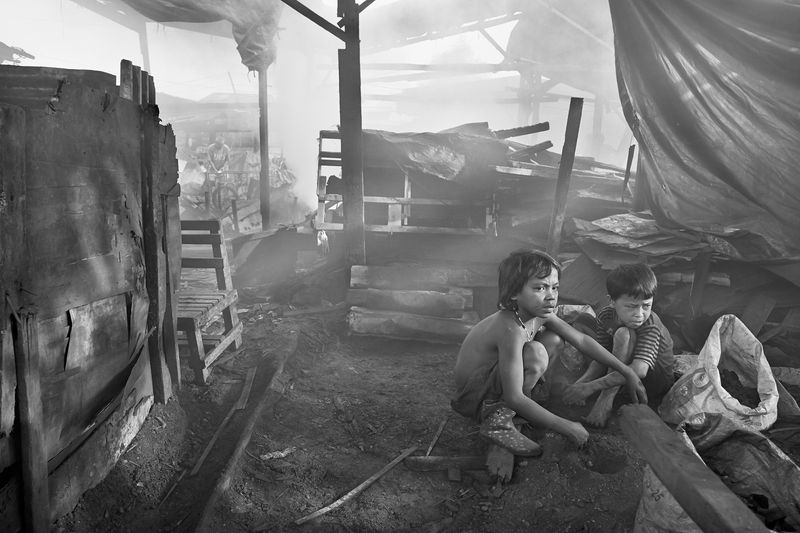 © Larry Louie - Image from the Stolen Childhood photography project