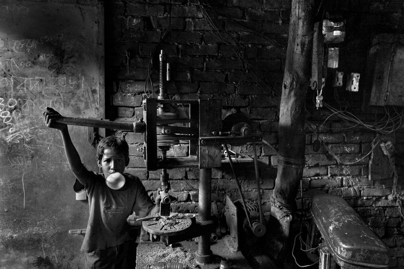 © Larry Louie - Image from the Stolen Childhood photography project