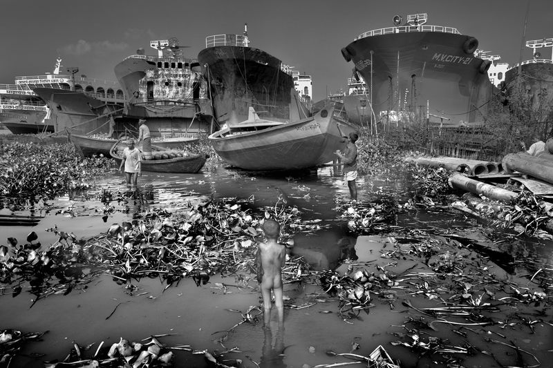 © Larry Louie - Image from the Stolen Childhood photography project