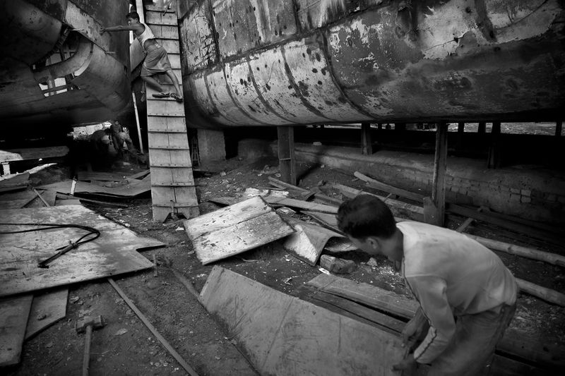 © Larry Louie - Image from the Ship Breaking - The World's Most Dangerous Job photography project