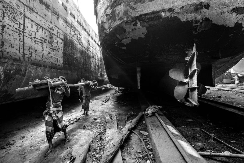 © Larry Louie - Image from the Ship Breaking - The World's Most Dangerous Job photography project