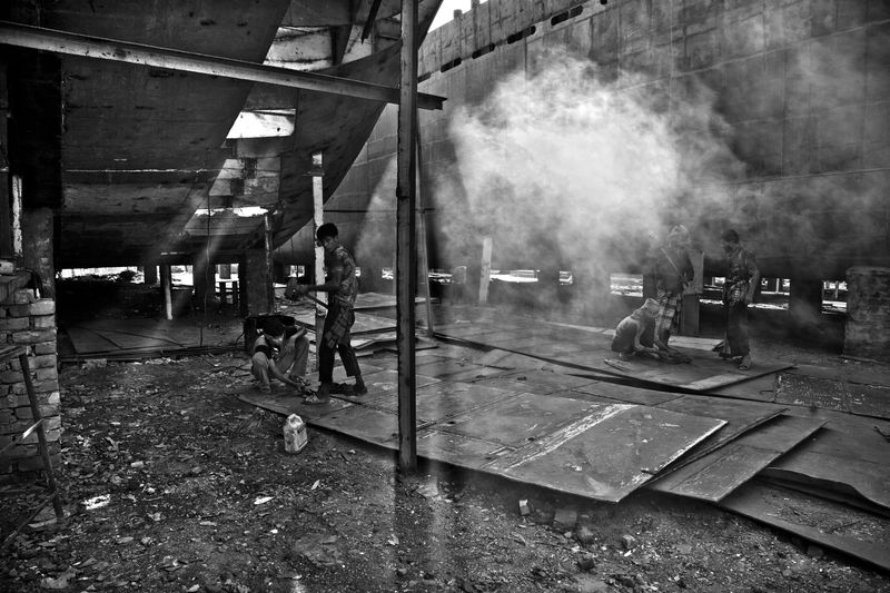 © Larry Louie - Image from the Ship Breaking - The World's Most Dangerous Job photography project