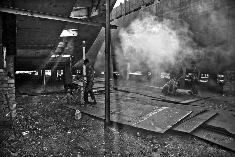 © Larry Louie - Image from the Ship Breaking - The World's Most Dangerous Job photography project