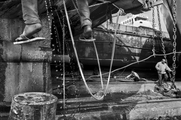 © Larry Louie - Image from the Ship Breaking - The World's Most Dangerous Job photography project
