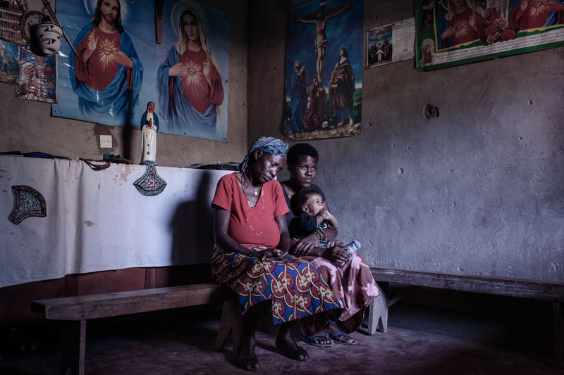 © Carol Allen Storey - Image from the Out of the Shadows  Shamed teen mothers photography project