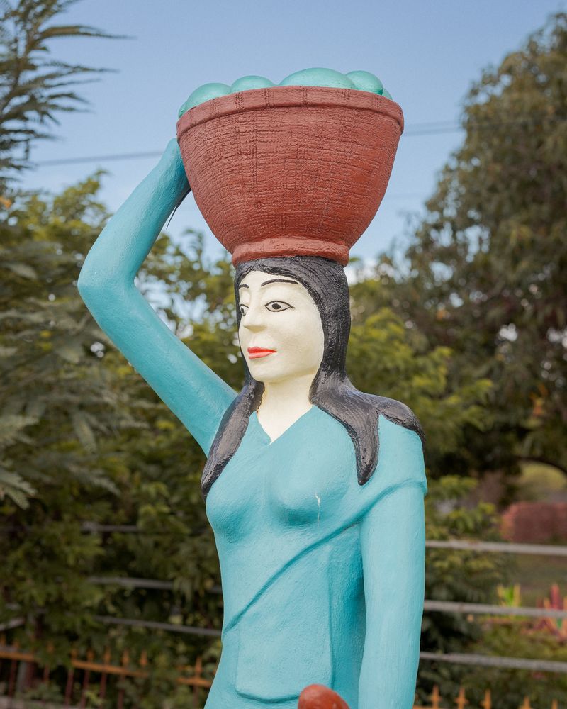 © Ponita Keo - A lifesize figure embodying the prototypical Cambodian rural woman.