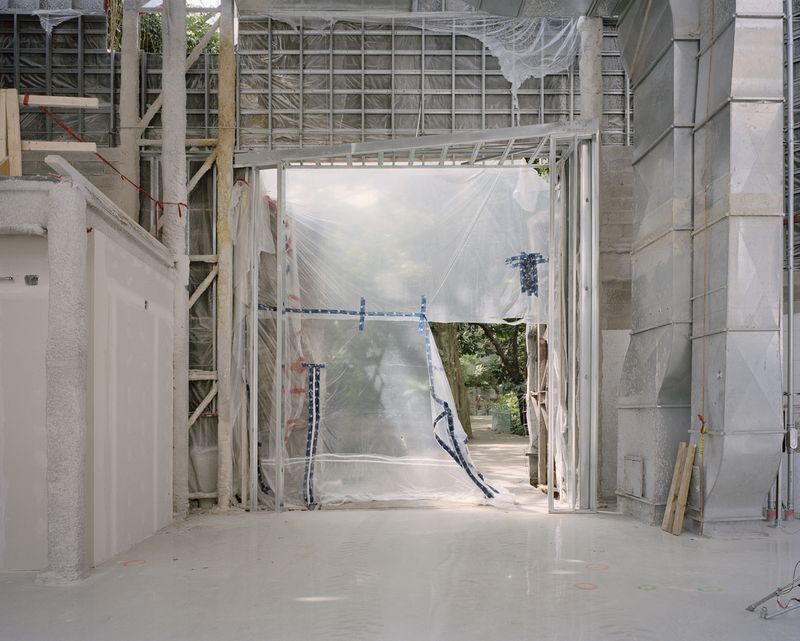 © Clara Lacasse - Breach, 32 x 40 in, C-print, 2021