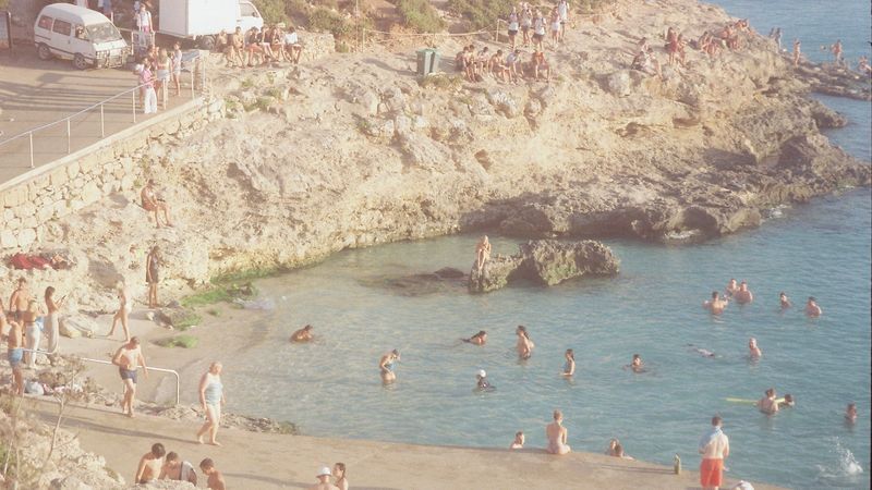 © Ana Kati - Image from the Faceless Summer en el Mediterráneo photography project