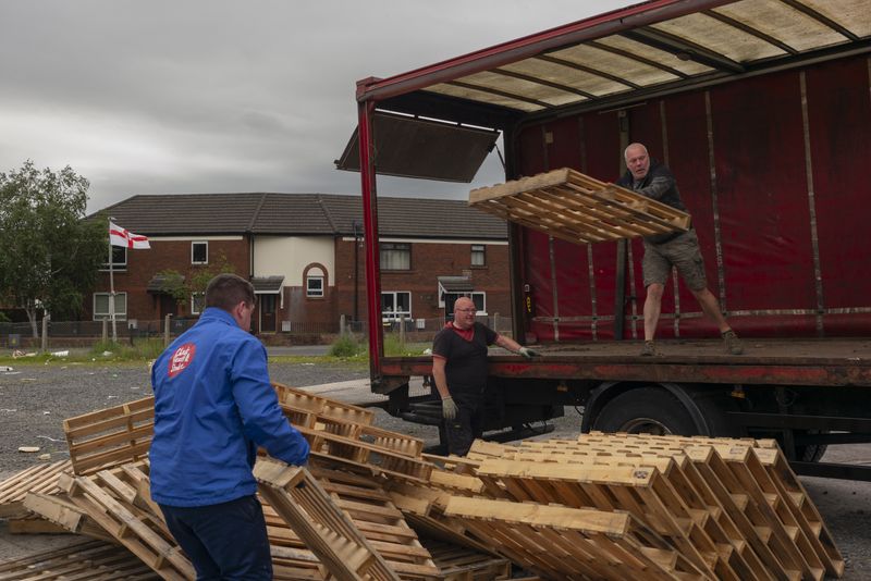 © Paulo Nunes dos Santos - Image from the Season: Drums, Banners & Bonfires photography project