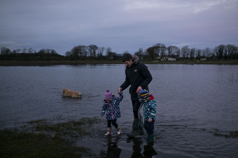 © Paulo Nunes dos Santos - Image from the The Cure: Faith healing in Ireland photography project