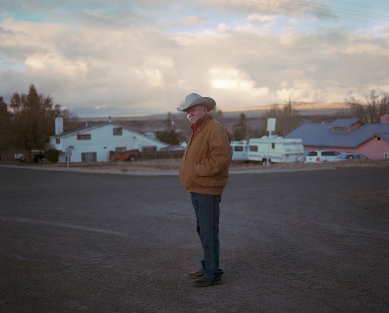 © Arnaud Montagard - Chris, Arizona. A three-time winner of the Academy of Western Artist "Will Rogers Award", Chris is a poet and storyteller.