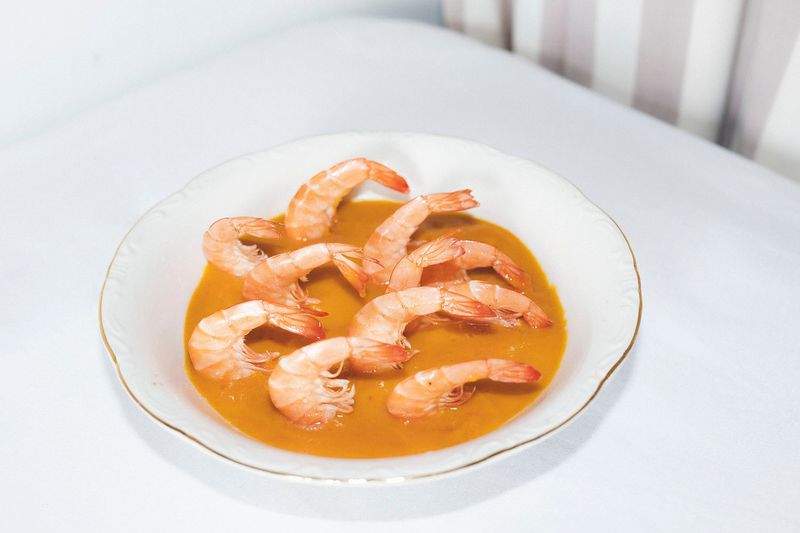 © Julie Delabarre - Image from the À mettre dans mon cercueil ou à brûler photography project