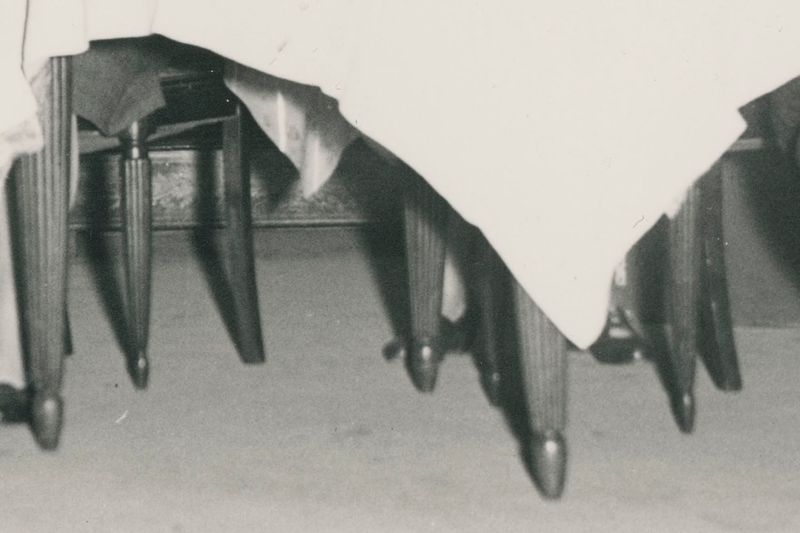 © Julie Delabarre - Image from the À mettre dans mon cercueil ou à brûler photography project