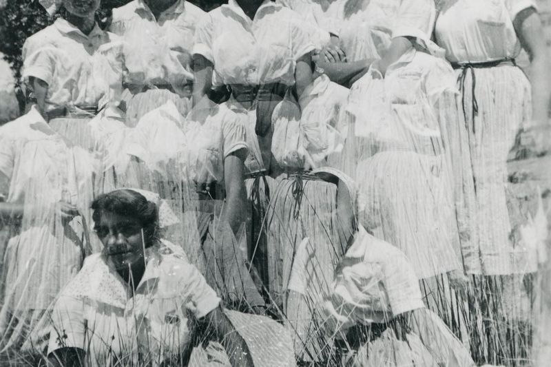 © Julie Delabarre - Image from the À mettre dans mon cercueil ou à brûler photography project