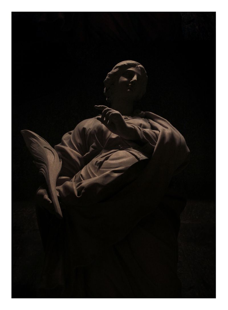 © Joana Dionísio - Image from the And the shape of things disappeared for a while photography project