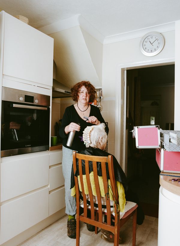 © Kathryn Wood - Joanne Wood, mobile hairdresser.