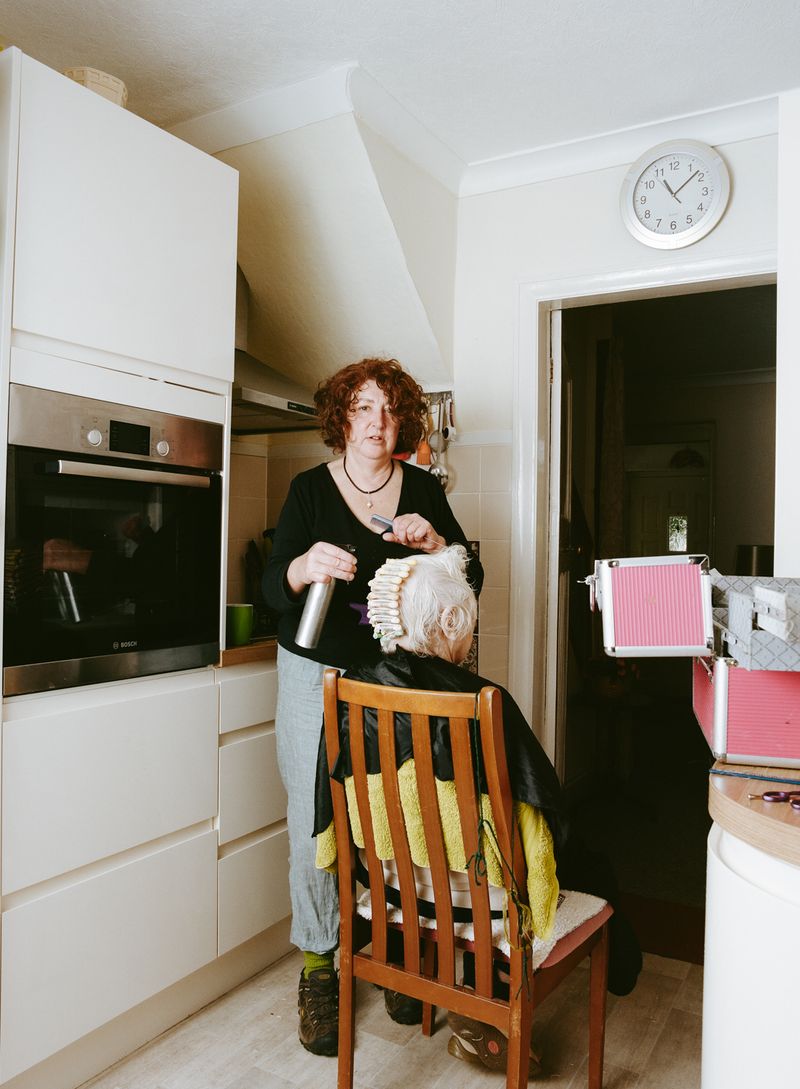© Kathryn Wood - Joanne Wood, mobile hairdresser.