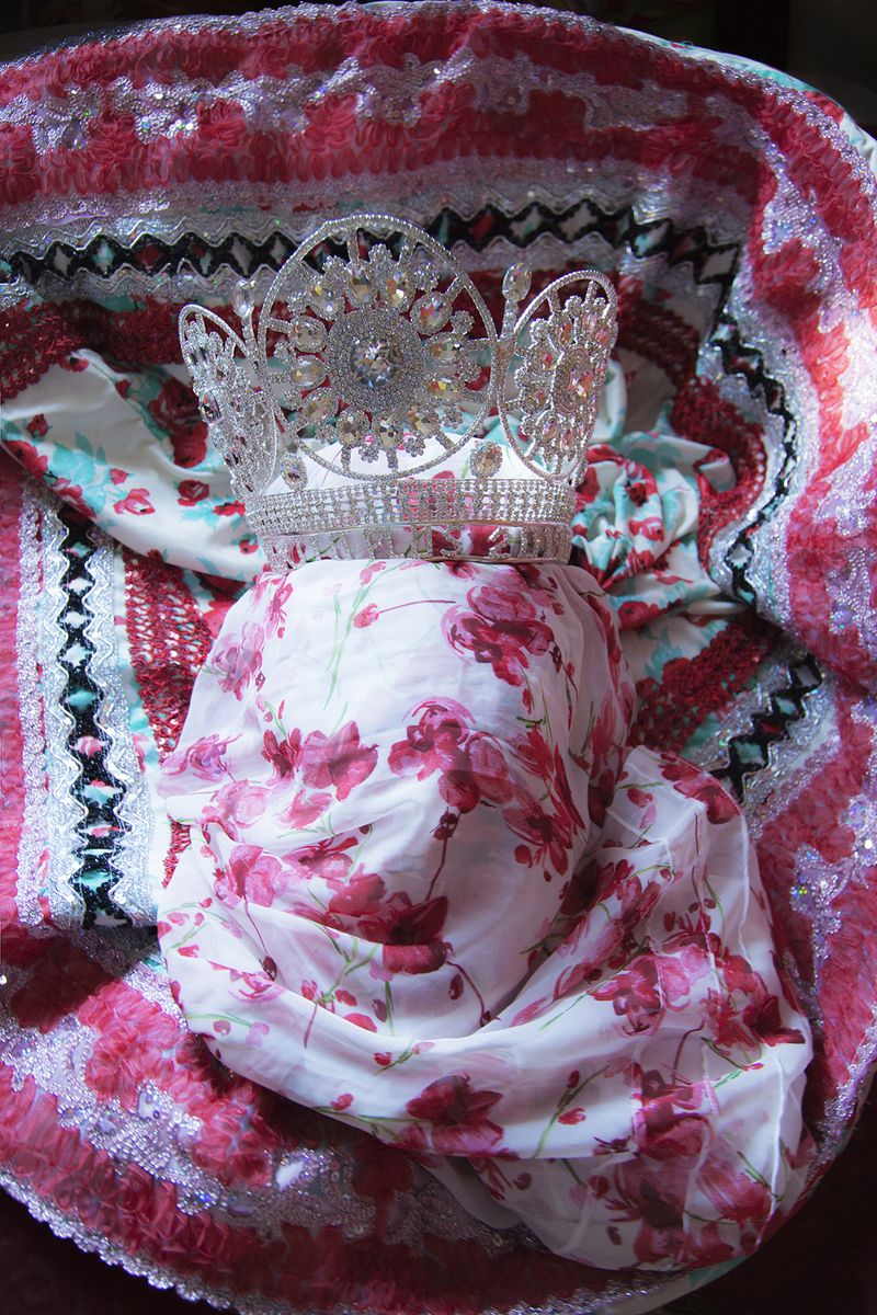 © Nelson Morales - Image from the The hidden side of the Queen photography project
