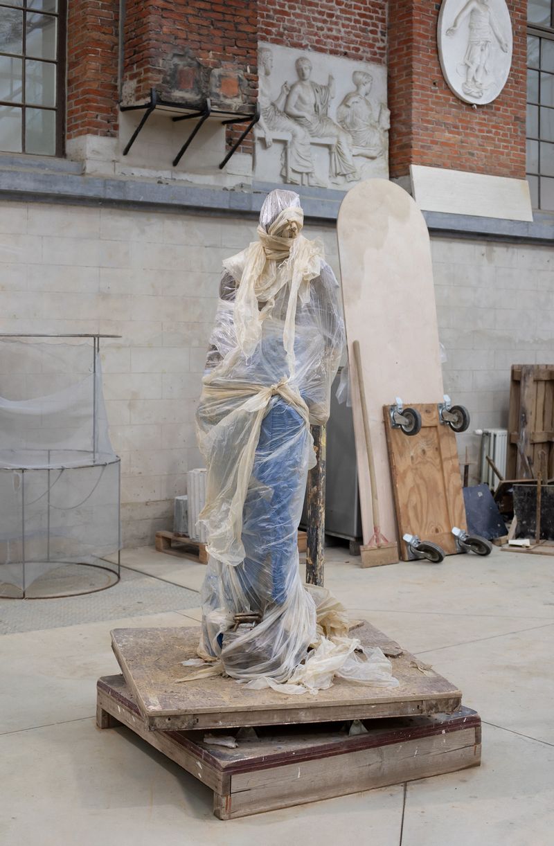 Assaf Hinden, Studio (Venus), Antwerp, 2020-1, photography, archival pigment print, 160x115 cm