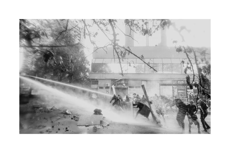 © Matias Cortez - demonstrators in the frontline resisting water canyon