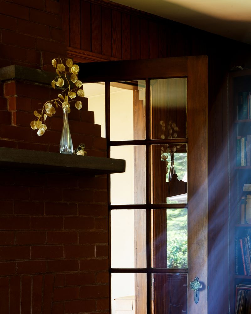 © Elizabeth McGrady - Image from the The Veil is Thin photography project