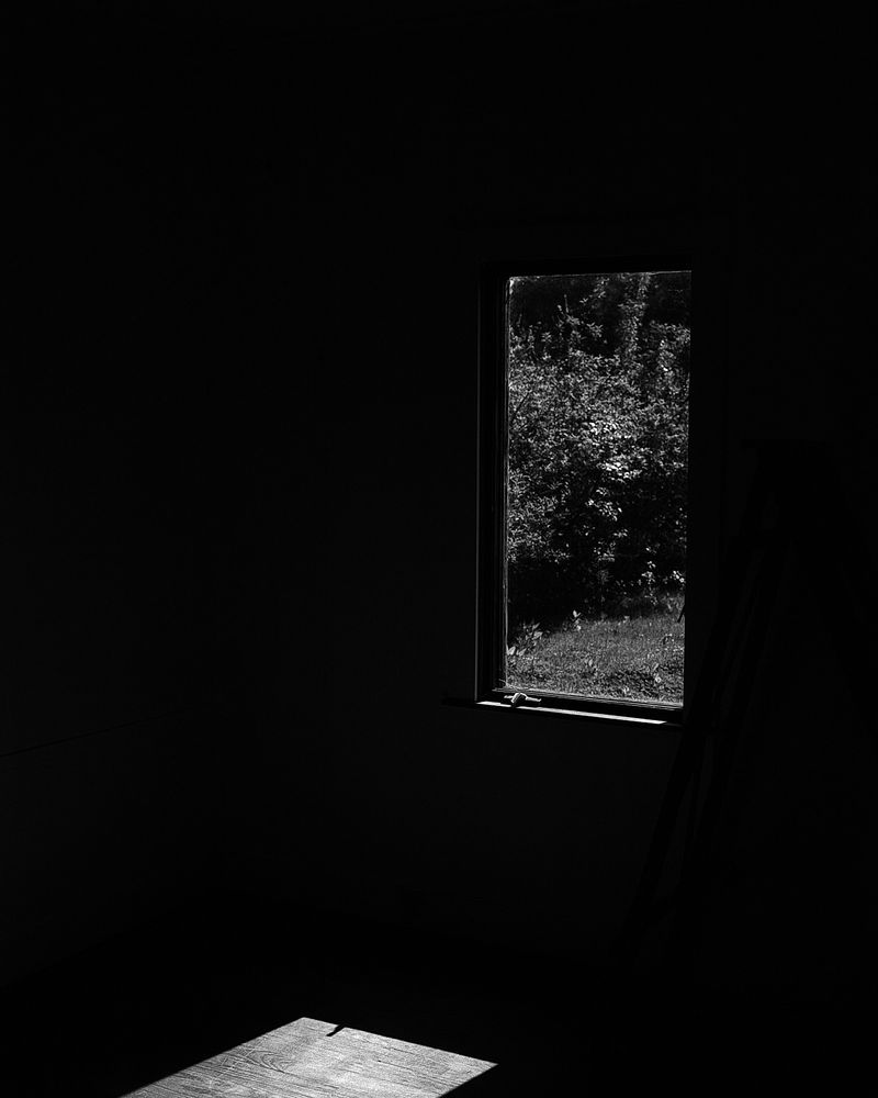 © Elizabeth McGrady - Image from the The Veil is Thin photography project