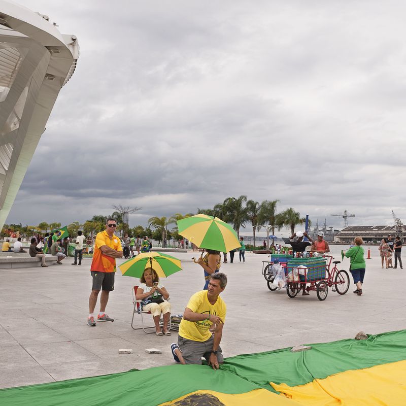 © Lara Ciarabellini - Image from the Urban Rio: life in between beaches and favelas photography project