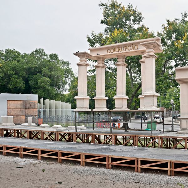 © Lara Ciarabellini - Image from the Urban Rio: life in between beaches and favelas photography project