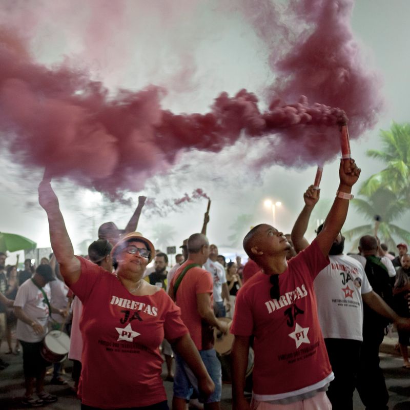 © Lara Ciarabellini - Image from the Urban Rio: life in between beaches and favelas photography project