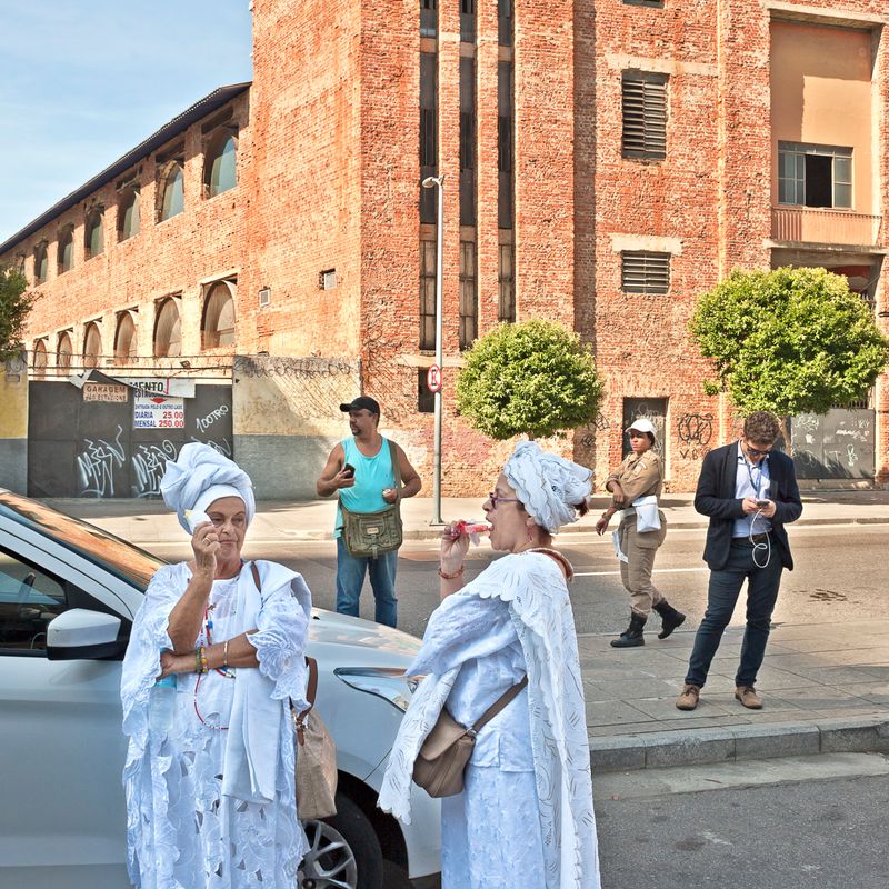 © Lara Ciarabellini - Image from the Urban Rio: life in between beaches and favelas photography project