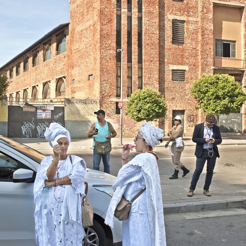 © Lara Ciarabellini - Image from the Urban Rio: life in between beaches and favelas photography project