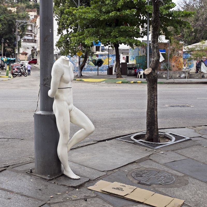 © Lara Ciarabellini - Rio de Janeiro (Brazil) – Mannequin in a street of Catete, a neighbourhood of Rio de Janeiro