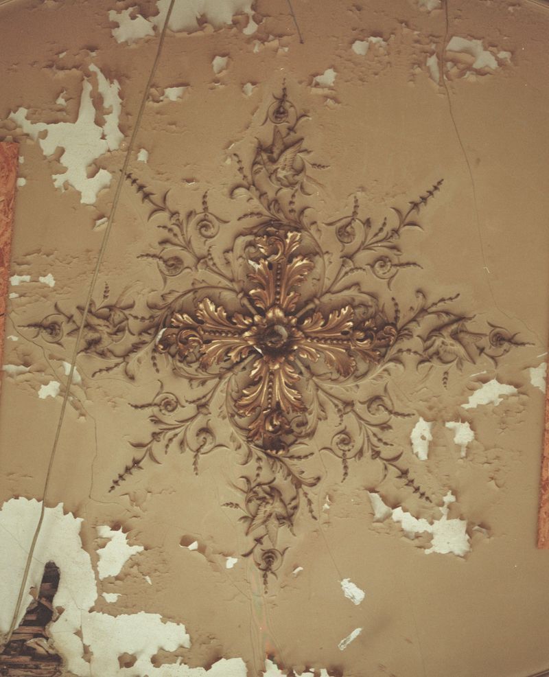 © Henri Kisielewski - Memory #2, (2018). London. Kodak colour negative film, 6x7.