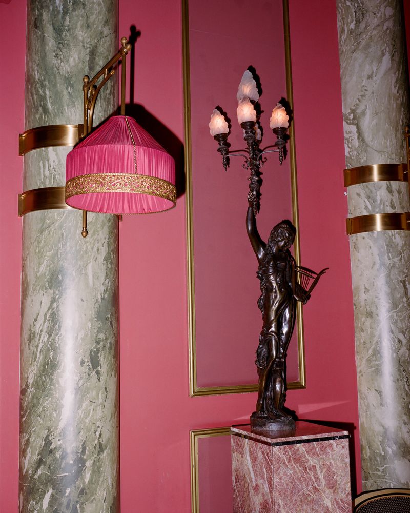 © Henri Kisielewski - Casino, (2022). Kodak medium format colour negative film (6x7).