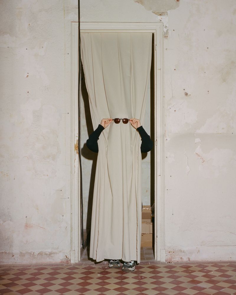 © Henri Kisielewski - Ghost Story, (2022). Kodak medium format colour negative film (6x7).