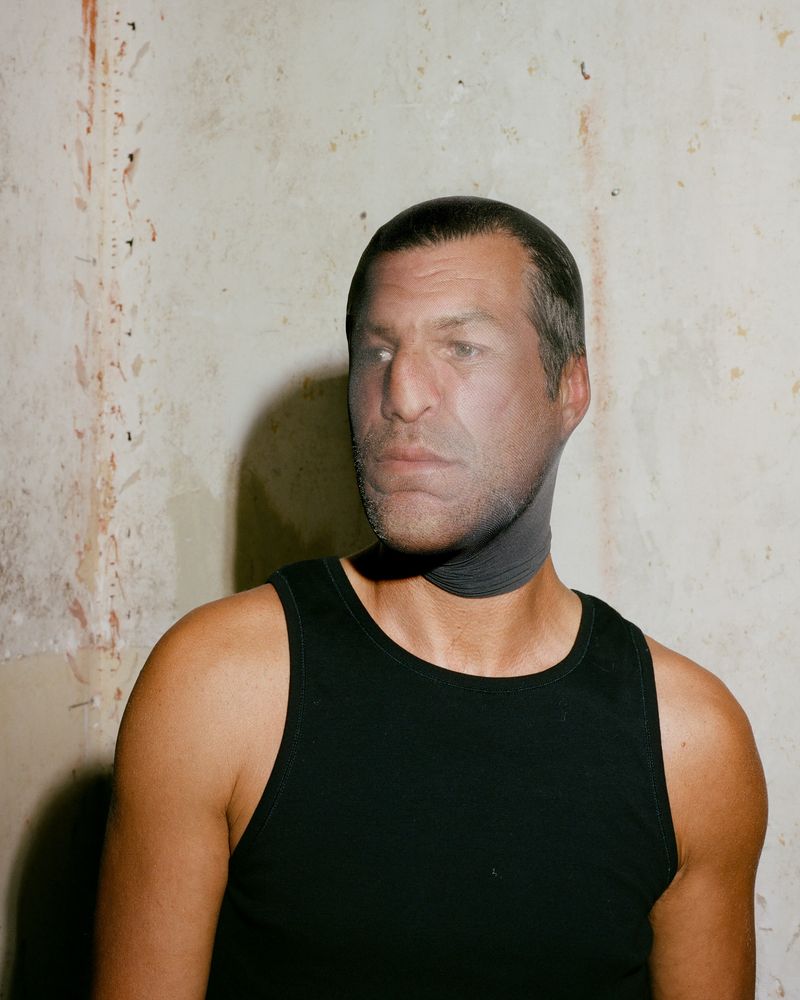 © Henri Kisielewski - Larceny, (2022). Kodak medium format colour negative film (6x7).