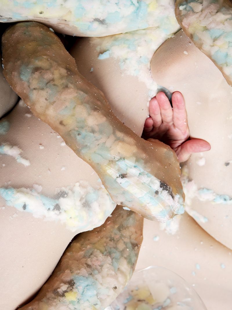 © Elisa Miralles - Image from the THE EXPERIENCE OF INHABITING A BODY photography project