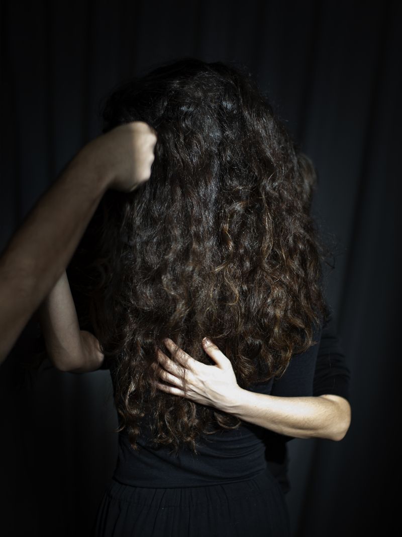 © Elisa Miralles - Image from the THE EXPERIENCE OF INHABITING A BODY photography project